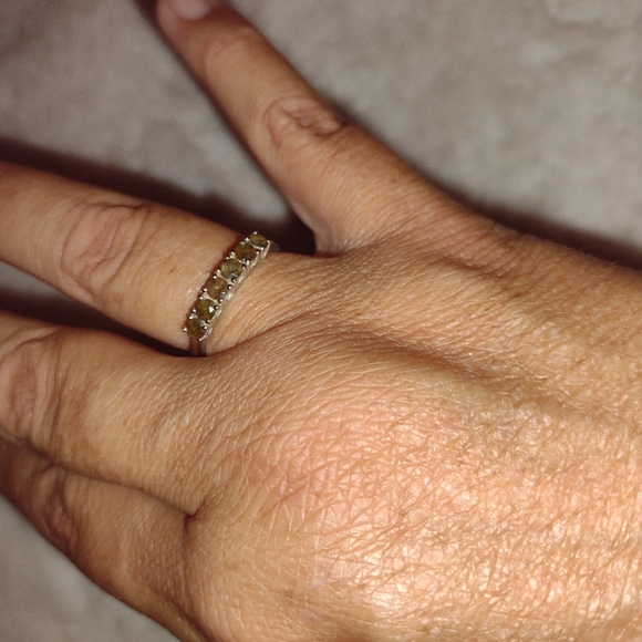 Ring - Picture 3 of 5